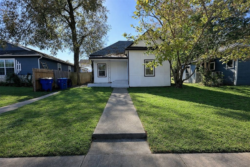 522 E Woodard Street, Denison, TX 75021