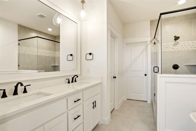 210 Legacy Boulevard, Weatherford, TX 76085