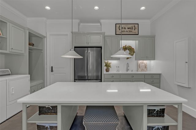 710 W 107th Place S, Jenks, OK 74037