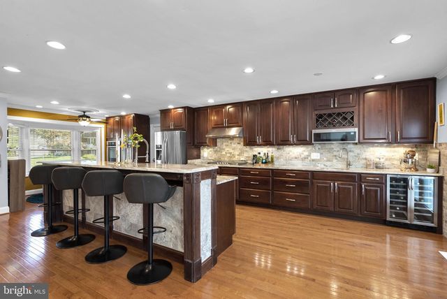 7805 RICHFIELD RD, Springfield, VA 22153
