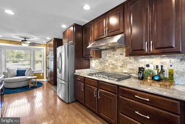 7805 RICHFIELD RD, Springfield, VA 22153