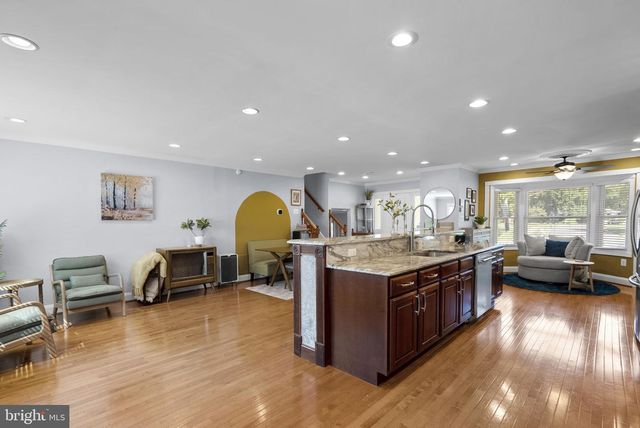 7805 RICHFIELD RD, Springfield, VA 22153
