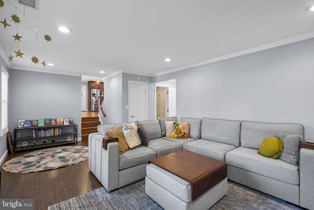 7805 RICHFIELD RD, Springfield, VA 22153