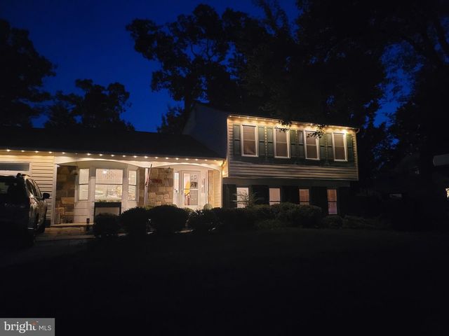 7805 RICHFIELD RD, Springfield, VA 22153