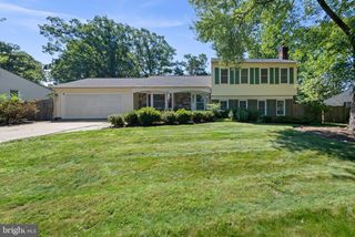 7805 RICHFIELD RD, Springfield, VA 22153