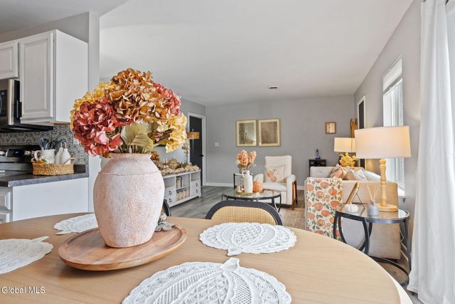 1606 Cambridge Manor Drive, Scotia, NY 12302