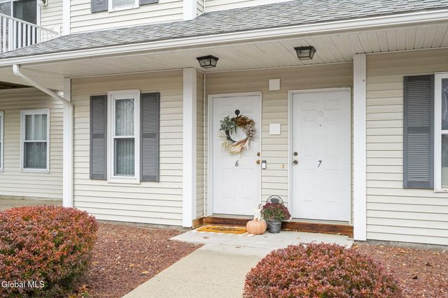 1606 Cambridge Manor Drive, Scotia, NY 12302