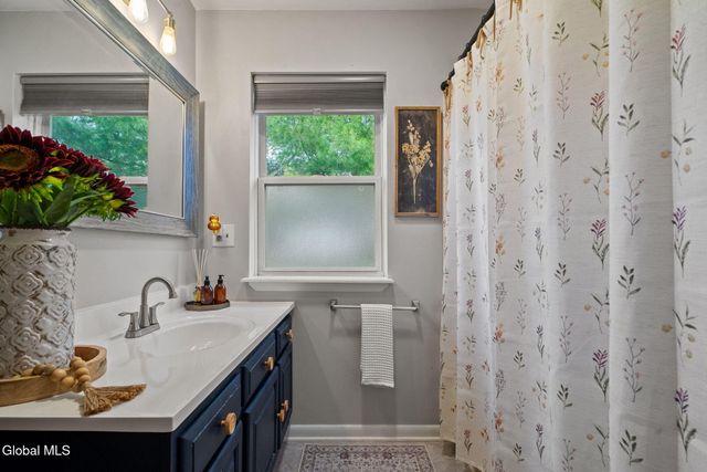 1606 Cambridge Manor Drive, Scotia, NY 12302