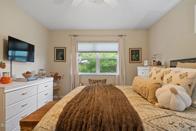 1606 Cambridge Manor Drive, Scotia, NY 12302