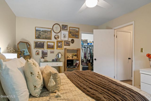 1606 Cambridge Manor Drive, Scotia, NY 12302