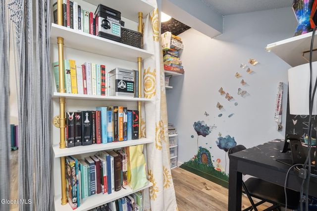 1606 Cambridge Manor Drive, Scotia, NY 12302