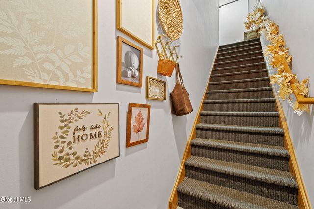 1606 Cambridge Manor Drive, Scotia, NY 12302