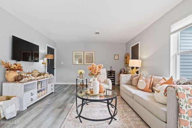 1606 Cambridge Manor Drive, Scotia, NY 12302