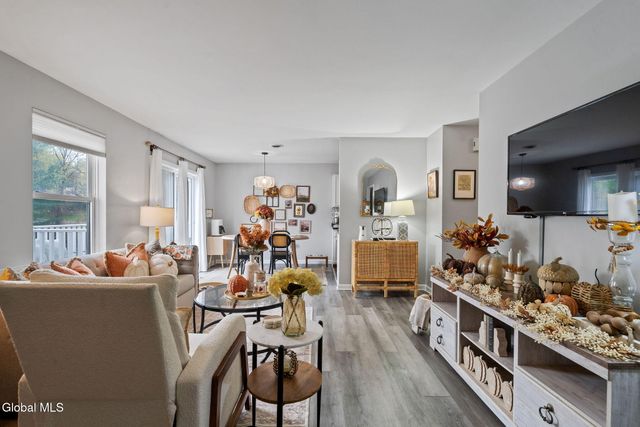 1606 Cambridge Manor Drive, Scotia, NY 12302