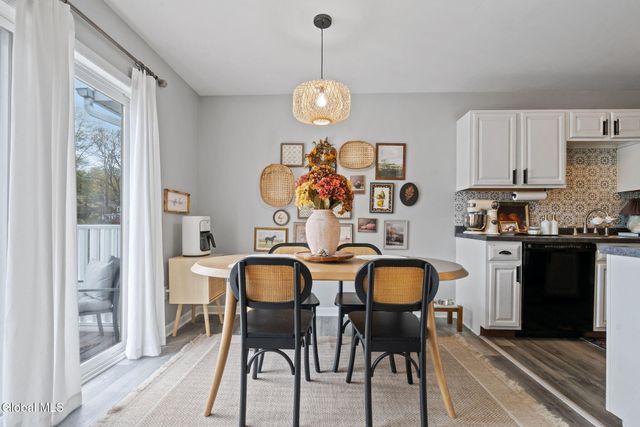 1606 Cambridge Manor Drive, Scotia, NY 12302