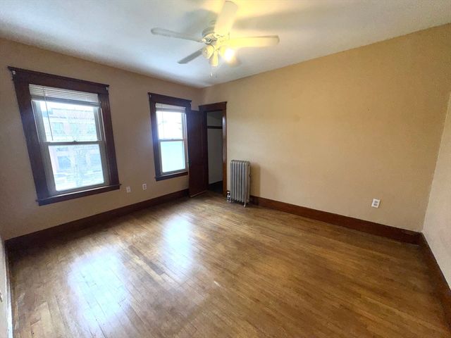 412 Grafton St 3, Worcester, MA 01604