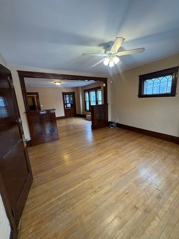 412 Grafton St 3, Worcester, MA 01604