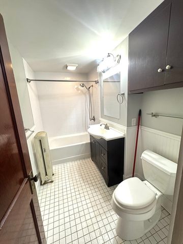 412 Grafton St 3, Worcester, MA 01604