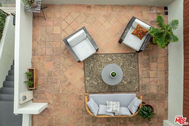 2559 Corralitas Drive, Los Angeles, CA 90039