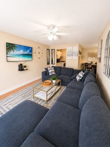 31 Symonds St 20, Salem, MA 01970