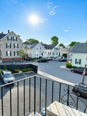 31 Symonds St 20, Salem, MA 01970