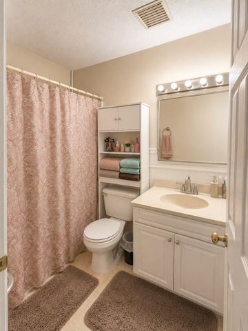 31 Symonds St 20, Salem, MA 01970