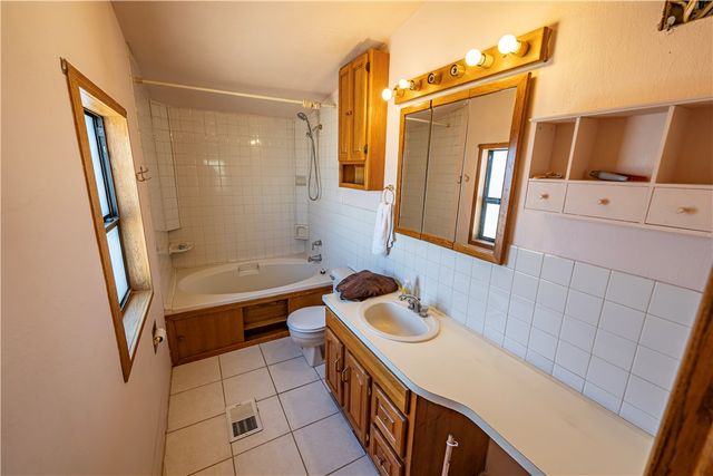 4070 N Cowlic Road, Golden Valley, AZ 86413