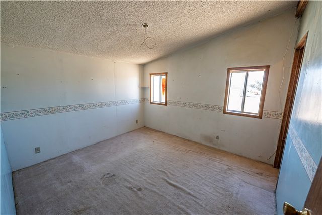 4070 N Cowlic Road, Golden Valley, AZ 86413