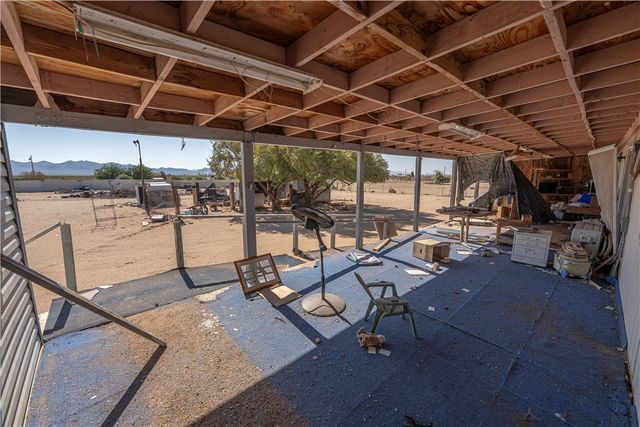 4070 N Cowlic Road, Golden Valley, AZ 86413