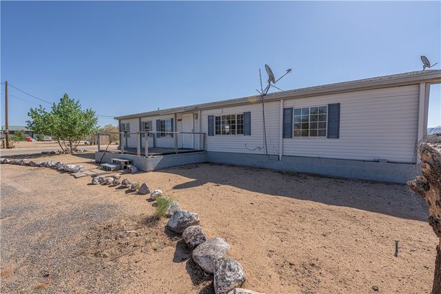 4070 N Cowlic Road, Golden Valley, AZ 86413