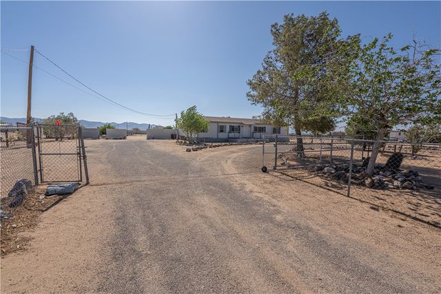 4070 N Cowlic Road, Golden Valley, AZ 86413