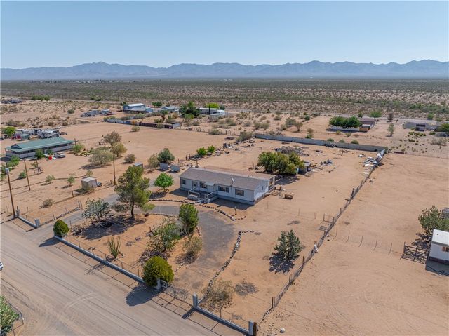 4070 N Cowlic Road, Golden Valley, AZ 86413