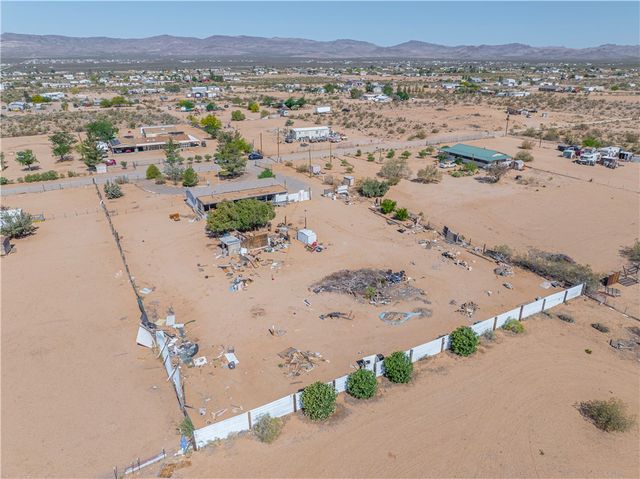 4070 N Cowlic Road, Golden Valley, AZ 86413