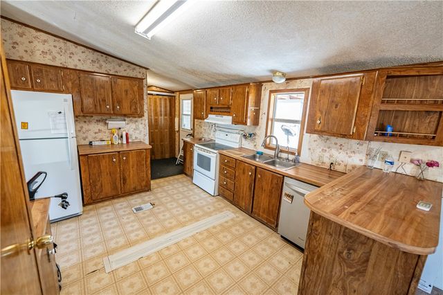 4070 N Cowlic Road, Golden Valley, AZ 86413