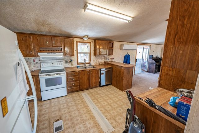 4070 N Cowlic Road, Golden Valley, AZ 86413