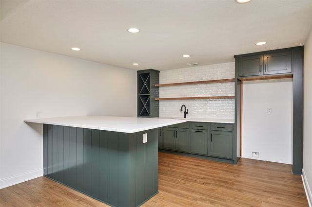 1302 NW Arbor Drive, Ankeny, IA 50023