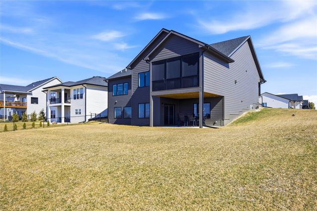 1302 NW Arbor Drive, Ankeny, IA 50023