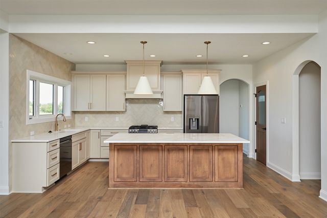 1302 NW Arbor Drive, Ankeny, IA 50023