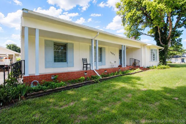 1504 E 7th Street, Okmulgee, OK 74447