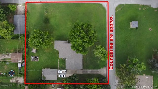 1504 E 7th Street, Okmulgee, OK 74447