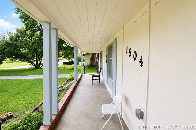 1504 E 7th Street, Okmulgee, OK 74447