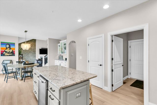 1010 Declaration Drive, Savoy, IL 61874