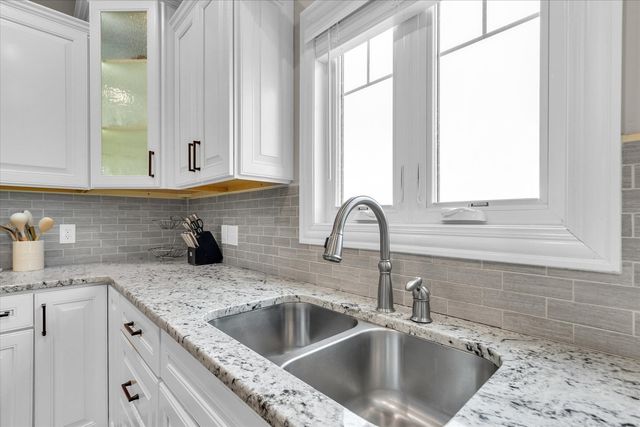 1010 Declaration Drive, Savoy, IL 61874