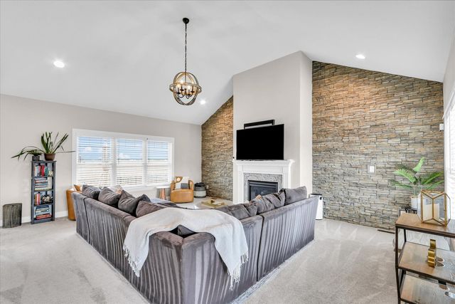 1010 Declaration Drive, Savoy, IL 61874