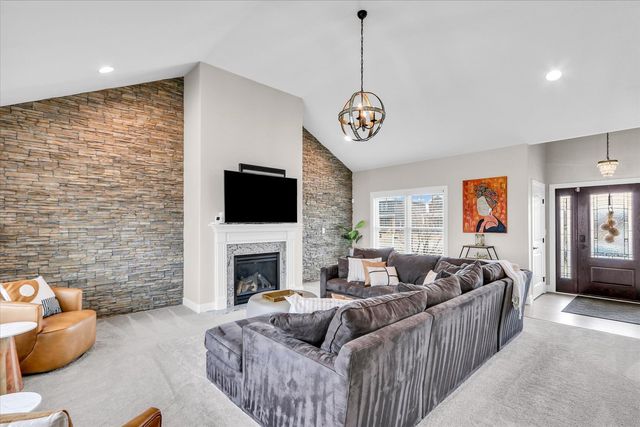 1010 Declaration Drive, Savoy, IL 61874