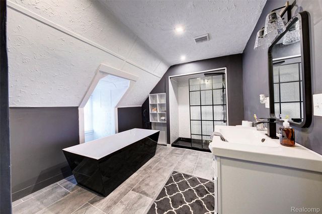 700 W Euclid Street, Detroit, MI 48202