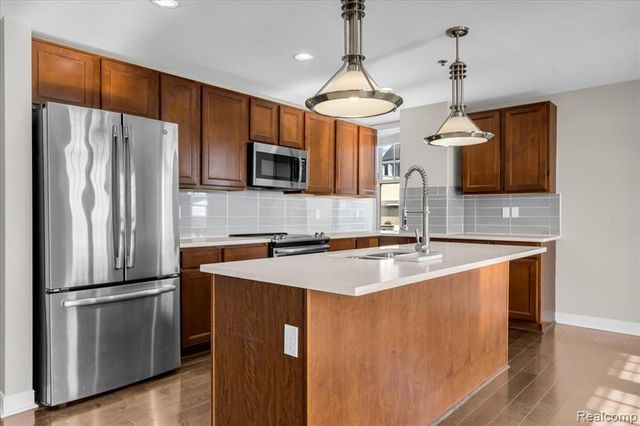 525 W Lafayette Boulevard 12E, Detroit, MI 48226