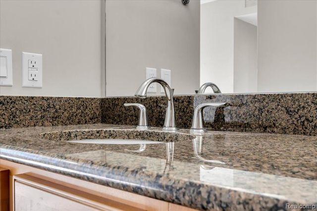 525 W Lafayette Boulevard 12E, Detroit, MI 48226