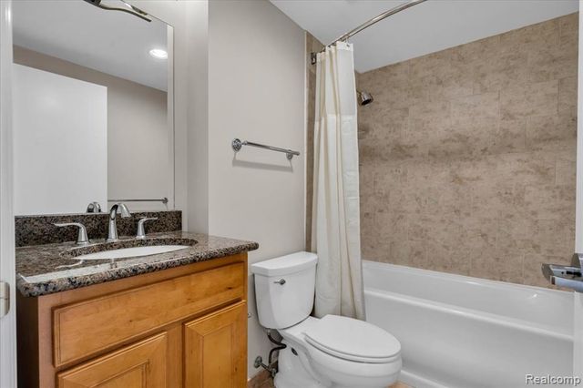 525 W Lafayette Boulevard 12E, Detroit, MI 48226