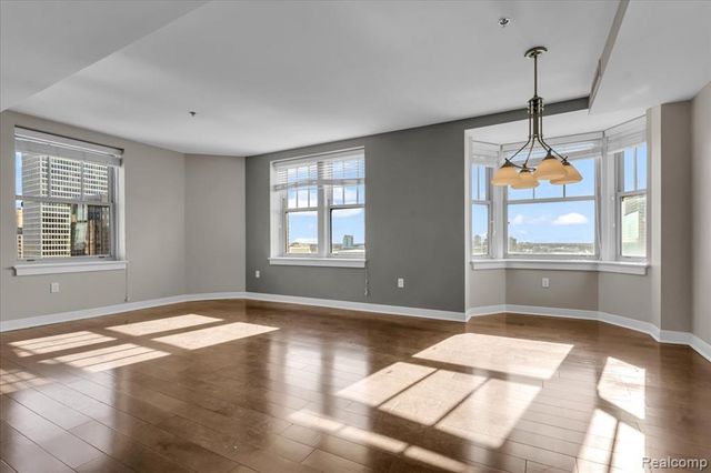 525 W Lafayette Boulevard 12E, Detroit, MI 48226